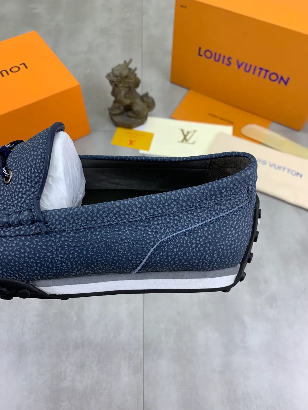 Men's Men's Shoes 💰P640 New Style 💶[LOUIS VUITTON] Water-dyed Niuli Original Order New Style 🍀LV Louis Vuitton *——Top version of LV classic leather shoes! Made of imported original calfskin, original leather side strips and wear-resistant high-end rubber outsole! High quality products! Color: black optional Size: 39-45